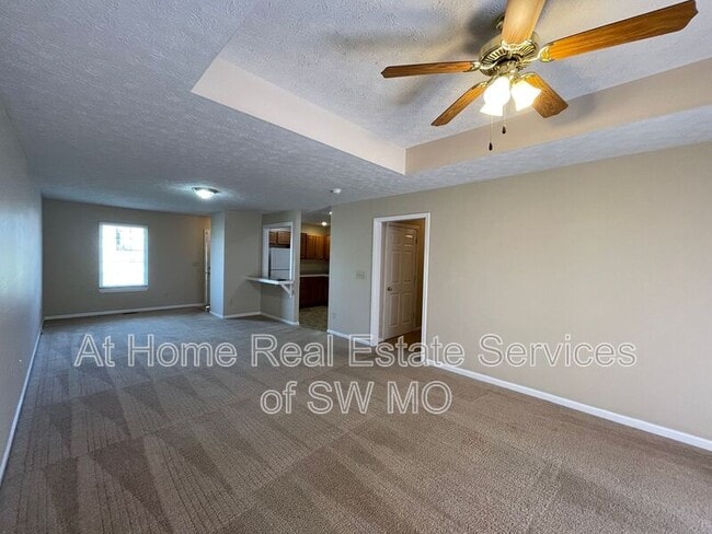 Building Photo - 306A Excalibur Ct