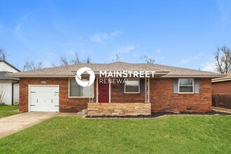 Building Photo - 6909 NW 59th St