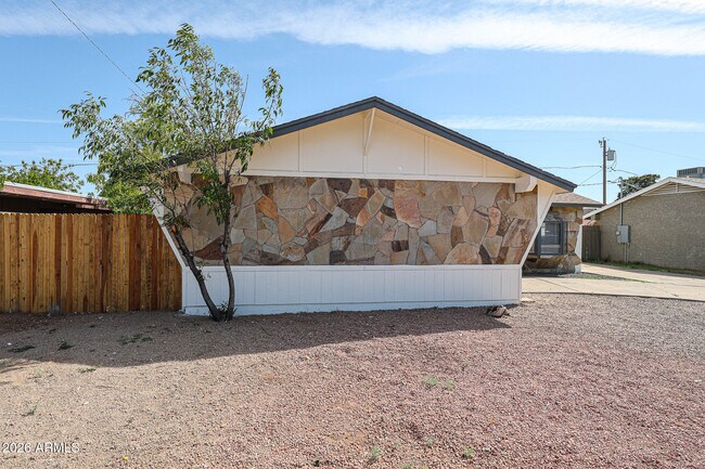 Building Photo - 3119 W Country Gables Dr