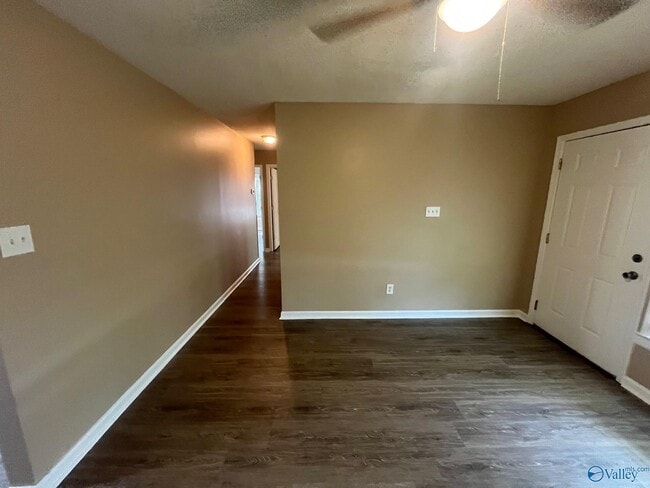 Building Photo - 1002 6th Ave SW