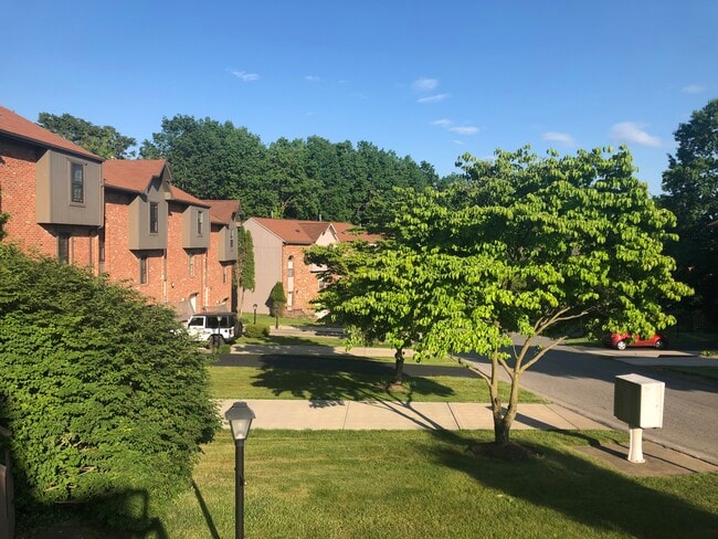 Building Photo - 604 Sunset Cir