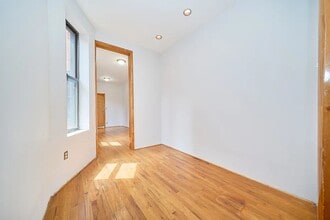 Building Photo - 501 1/2 W 43rd St