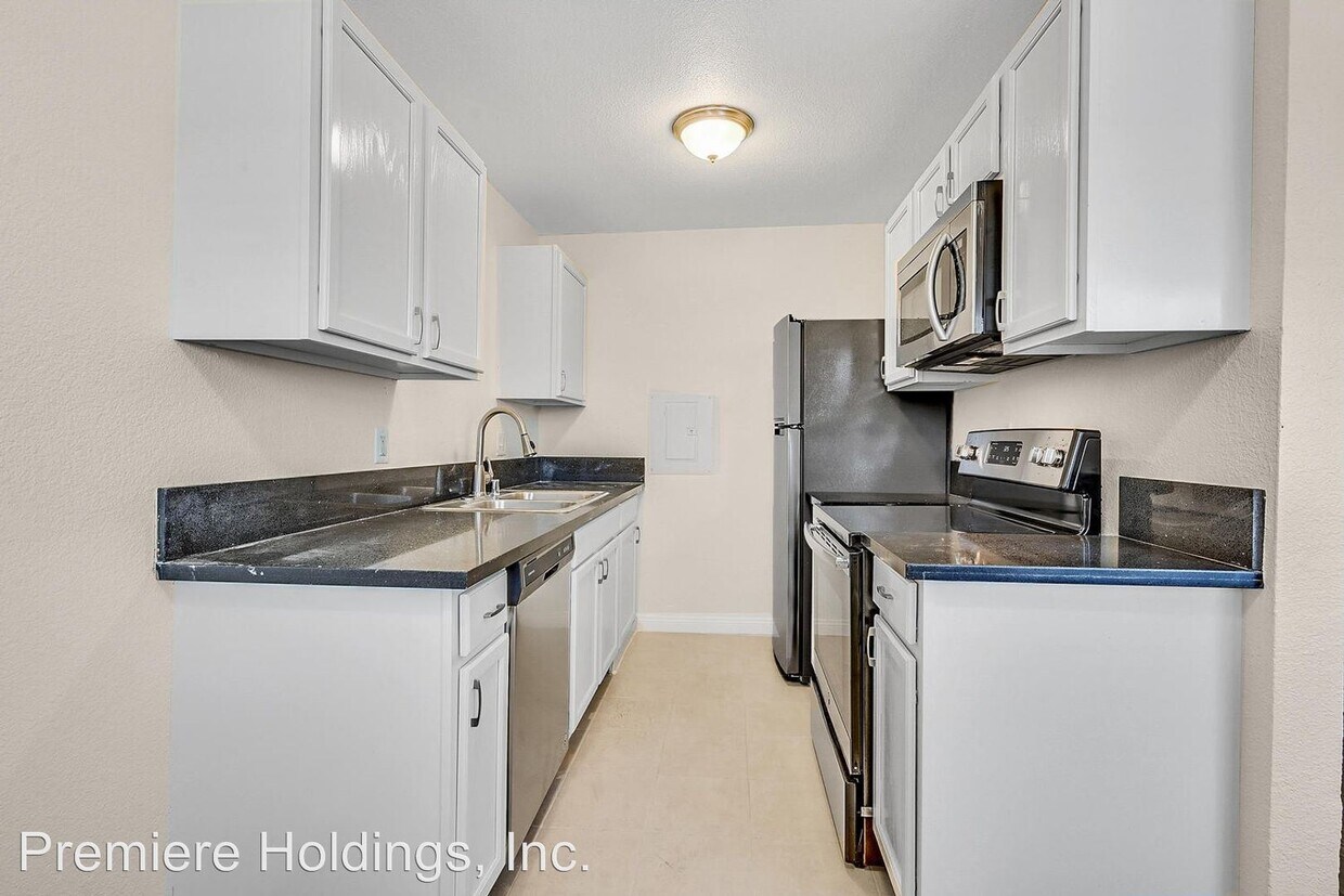 Primary Photo - 2113 Sunrise Ave