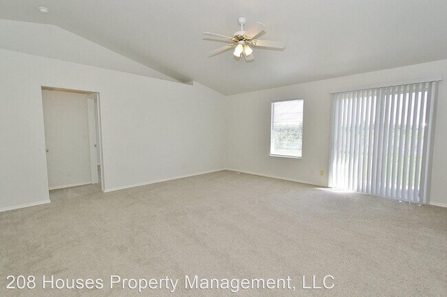 Foto del edificio - 3 br, 2 bath House - 1084 N. Maura Ave