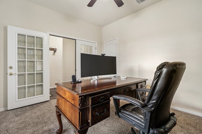 Foto del edificio - 1505 Heartwood Dr