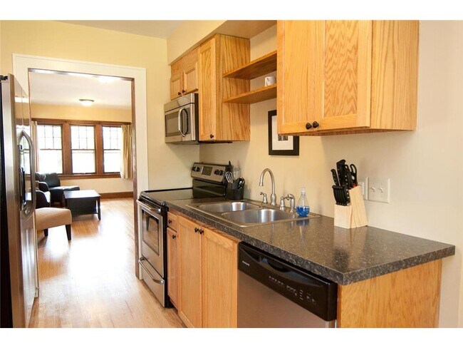 Foto del edificio - 2219 Cole Ave SE