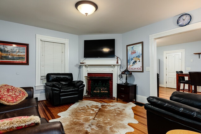 Building Photo - 325 N Ashe St
