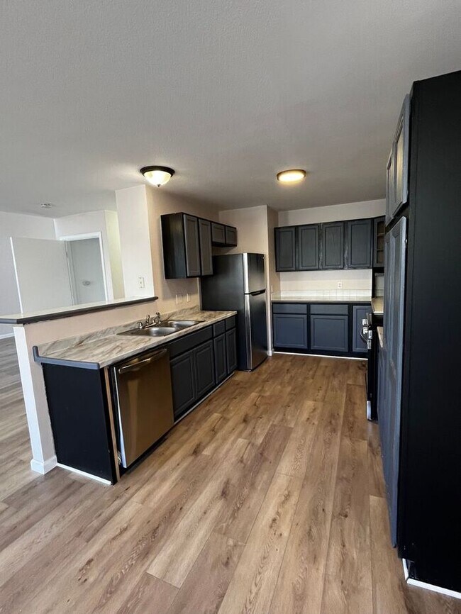Foto del edificio - 3 Bedroom 2 1/2 Bathroom Home in Highlands Ranch
