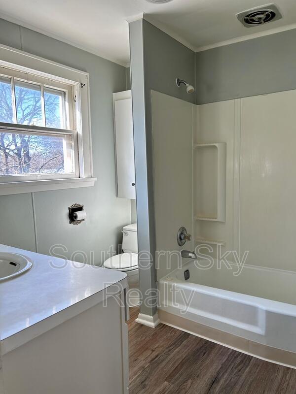 Building Photo - 97 Brighton Dr