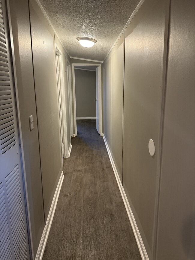 Foto del edificio - 3131 S Oliver Dr