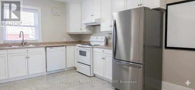 Building Photo - 59 Fifth Ave