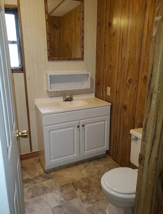 Foto del edificio - 2 Bedroom Mobile Home in Inman