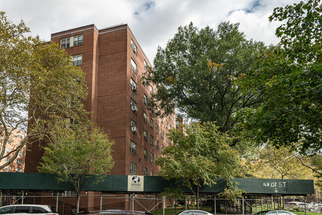 Foto del edificio - Cedar Manor