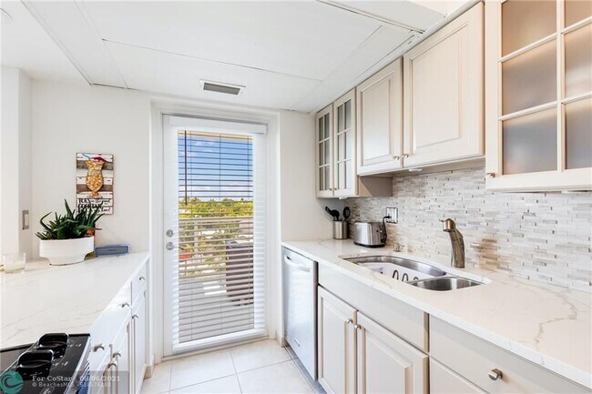 Foto del edificio - 2841 N Ocean Blvd