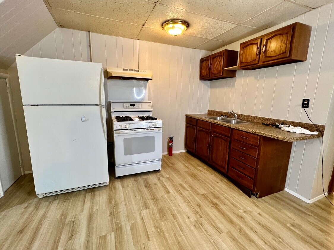 Primary Photo - 635 3rd Ave
