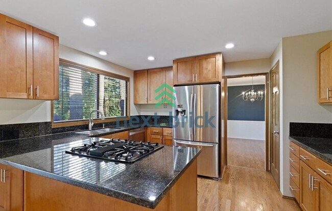 Foto del edificio - Beautiful 4-Bedroom Home with Spacious Yard in a Quiet Cul-de-Sac