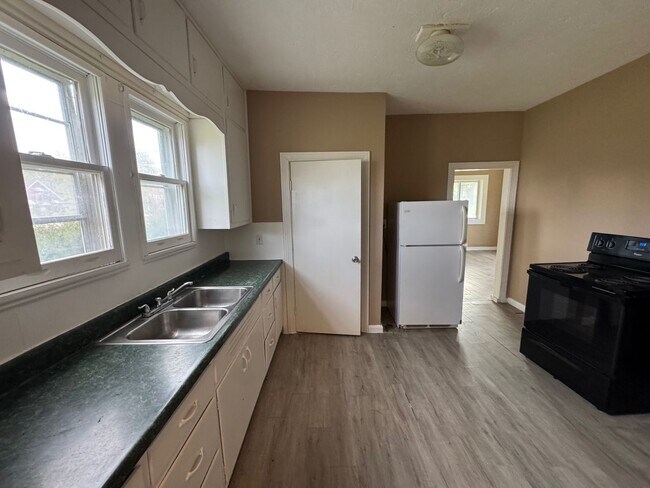 Foto del edificio - Charming 4-Bedroom Property in Prime Location (SECTION 8 VOUCHERS ACCEPTED)