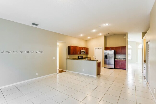 Foto del edificio - 10841 SW 14th Ct