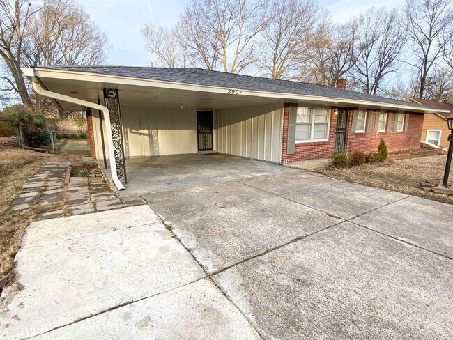Building Photo - 3 bed, 2 bath home in Whitehaven