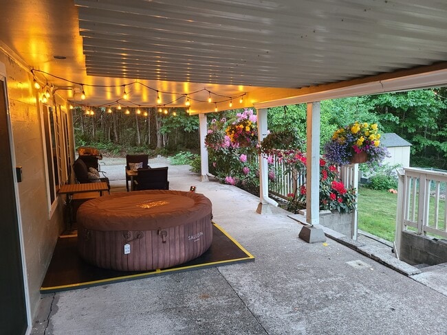 Building Photo - 1226 Bayview Ave