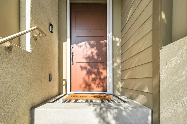 Front door with Ring doorbell - 759 Border Ave