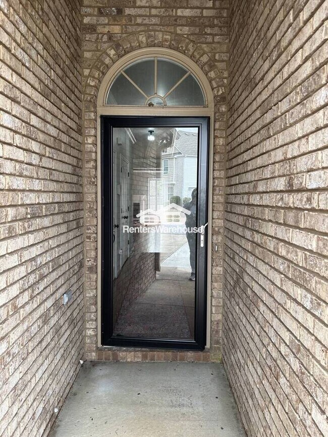 Foto del edificio - Charming brick 3 bedroom 2 bath garden home