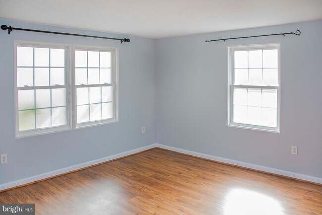 Foto del edificio - 7948 Eastdale Rd