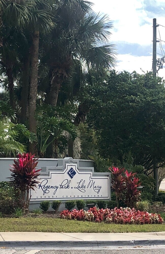 Foto del edificio - 717 Secret Harbor Ln