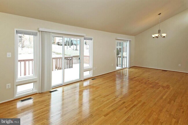 Foto del edificio - 9614 Tinsmith Ln