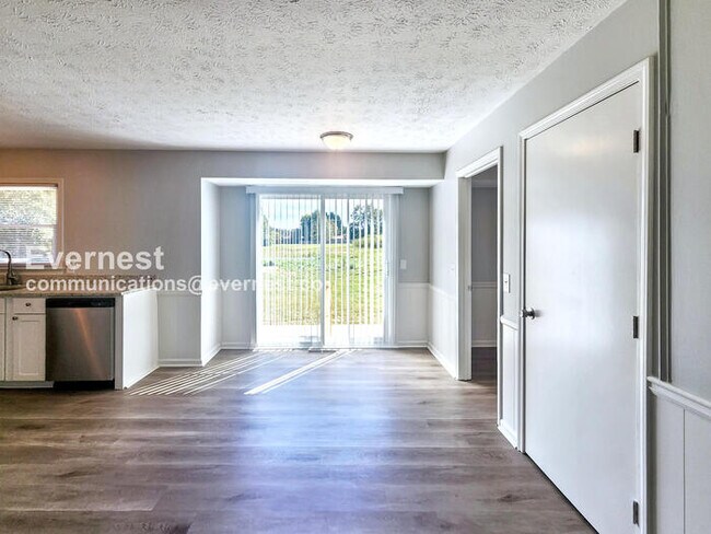 Foto del edificio - 807 Mountain Creek Church Rd NW