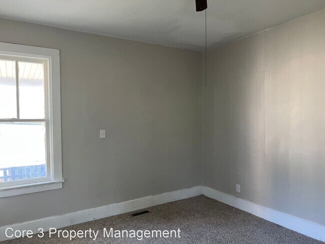 Building Photo - 2 br, 1 bath House - 1106 N Grand Ave E