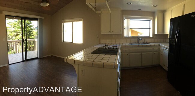 Foto del edificio - 3 br, 3 bath House - 2462 Torrejon Place