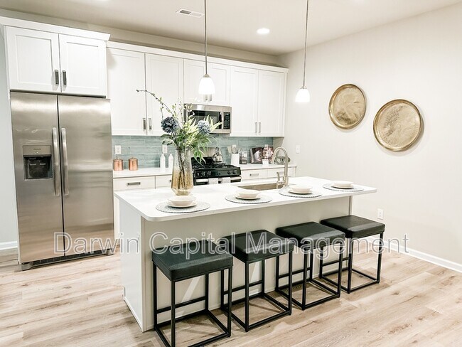 Foto del edificio - 385 N Tuckahoe Rd