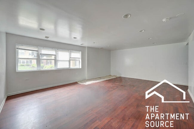 Foto del edificio - 2530 W Fitch Ave