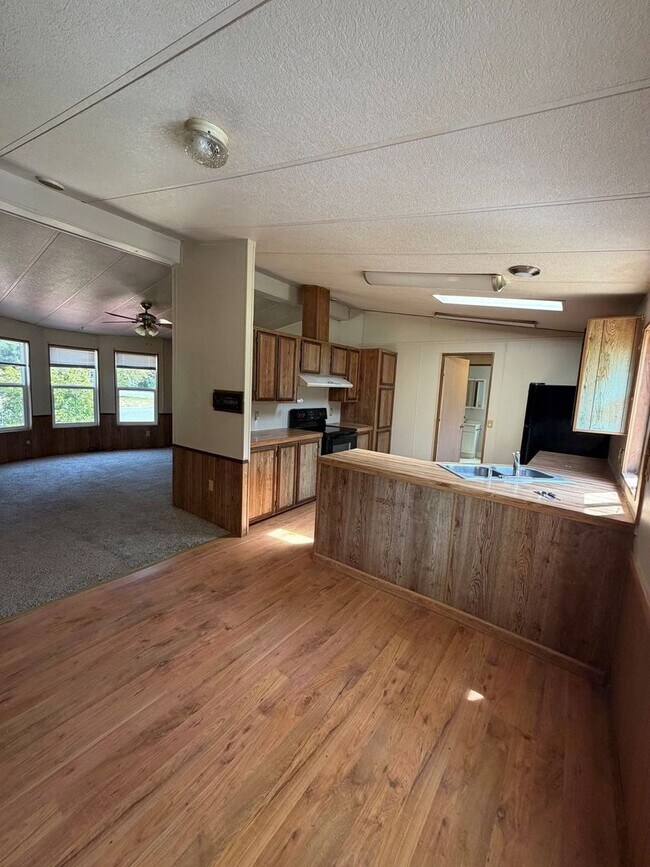 Foto del edificio - 3 bedroom 2 bath manufactured home in Arlington