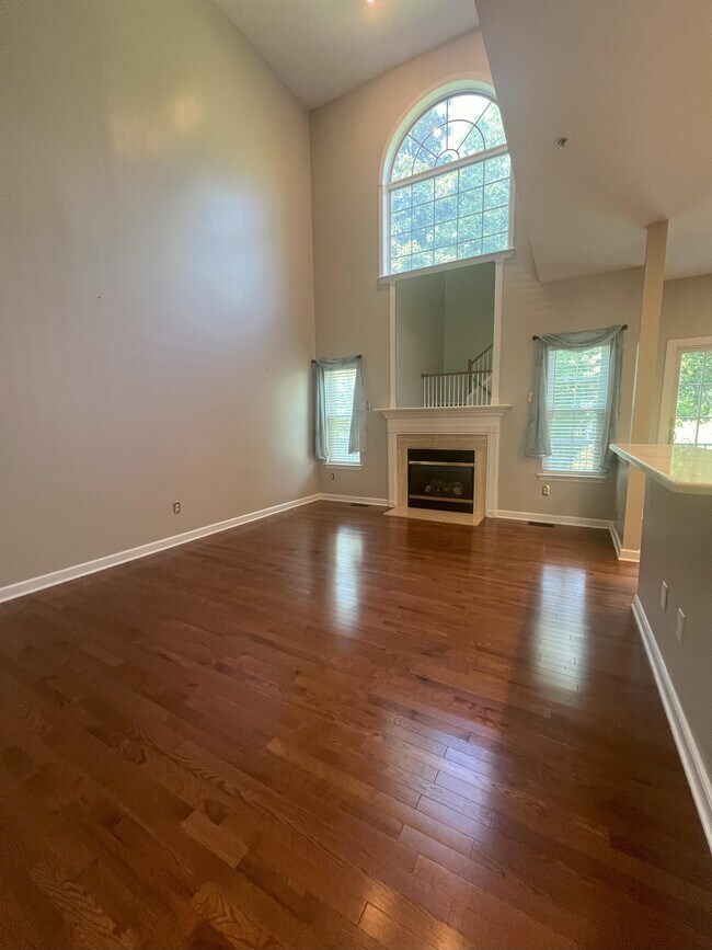 Foto del edificio - 4638 Old Oak Rd