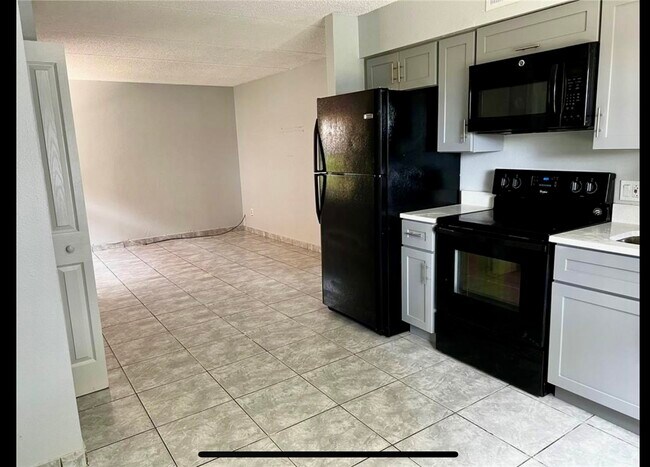 Foto del edificio - 715 Michigan Ct