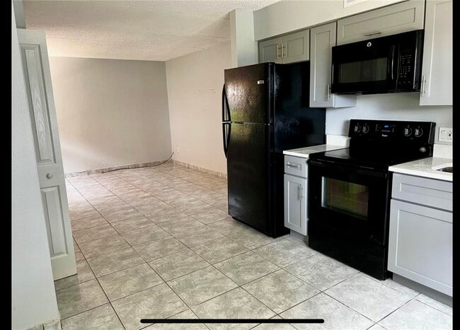 Building Photo - 715 Michigan Ct