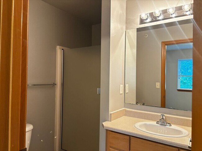 Foto del edificio - Get $750 off your first full month’s rent ...