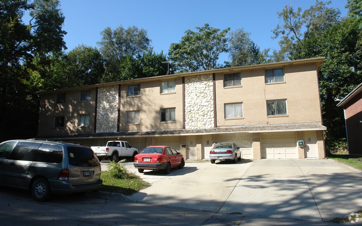 Building Photo - 5902 S 14th St