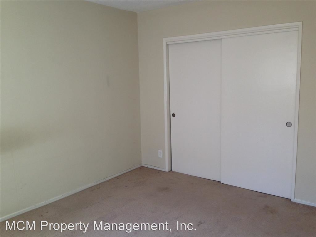 Building Photo - 1315 N Fuller Ave
