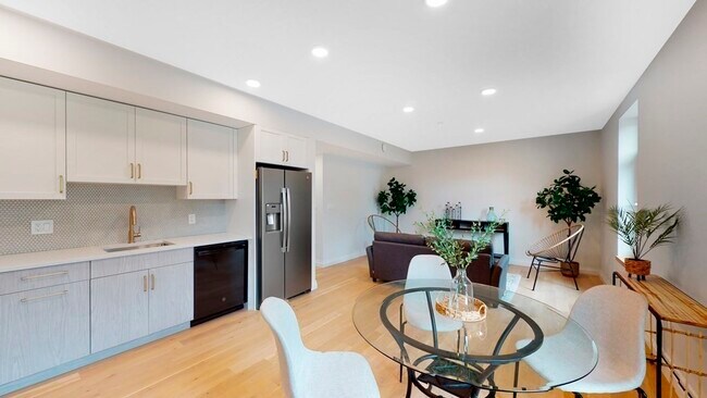 Kitchen (2) - 63 Moreland St
