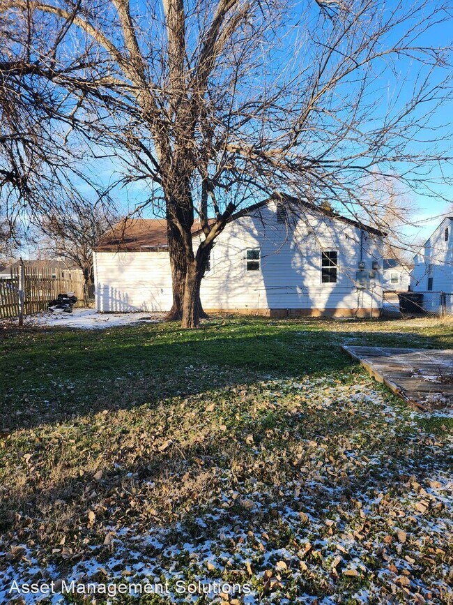 Building Photo - 3 br, 1 bath House - 4736 SE 23rd St.