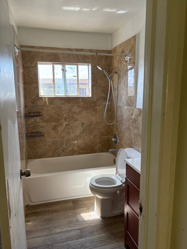 Foto del edificio - 5073 Sterling Ct