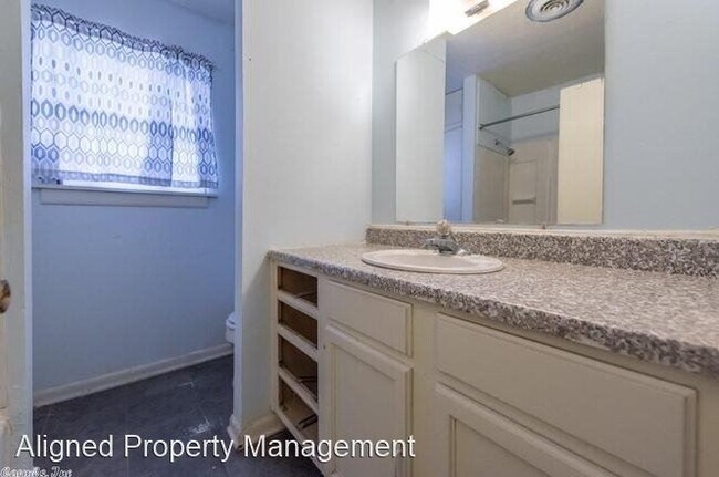 Building Photo - 3 br, 1 bath House - 1016 Kiehl
