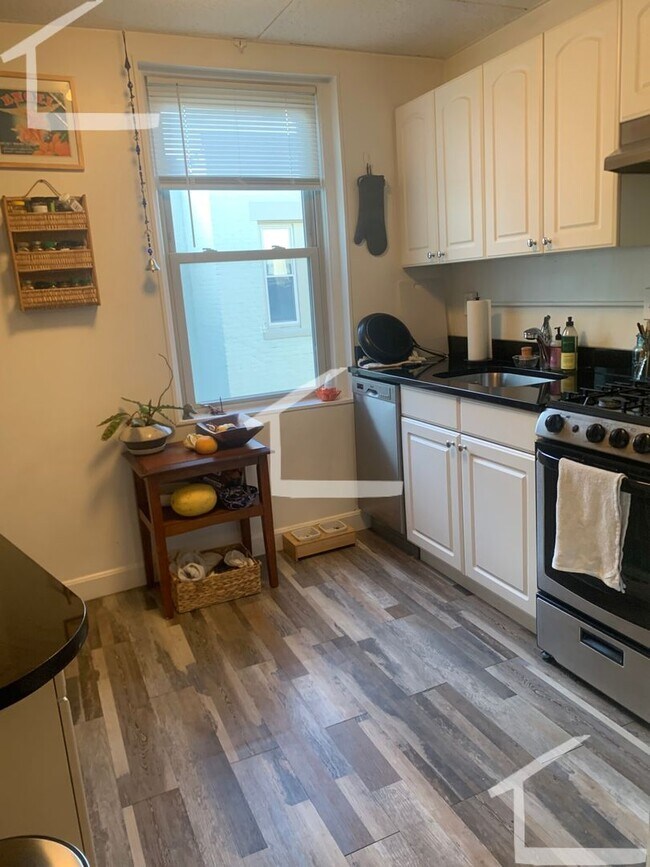 Foto del edificio - 8/1 Spacious 2BR on Allston/Brookline bord...