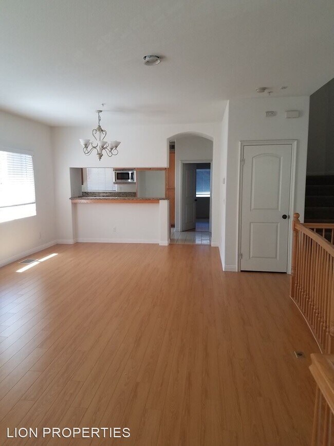 Building Photo - 3 br, 3 bath House - 16855 ROOSEVELT LN