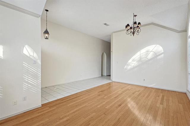 Foto del edificio - 2133 Mahogany St