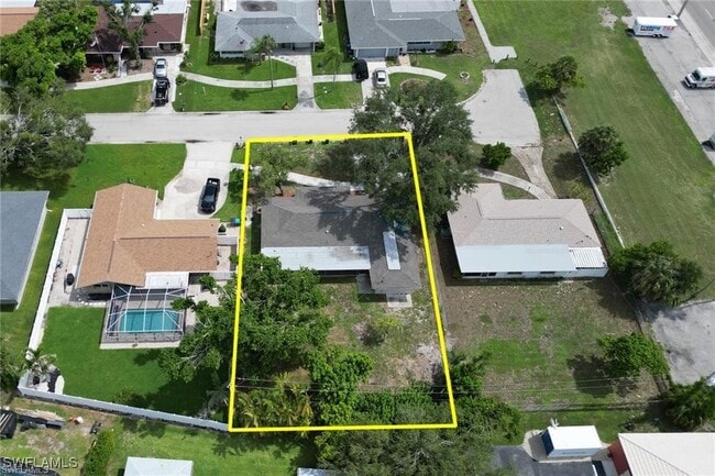 Foto del edificio - 4325 SE 16th Pl
