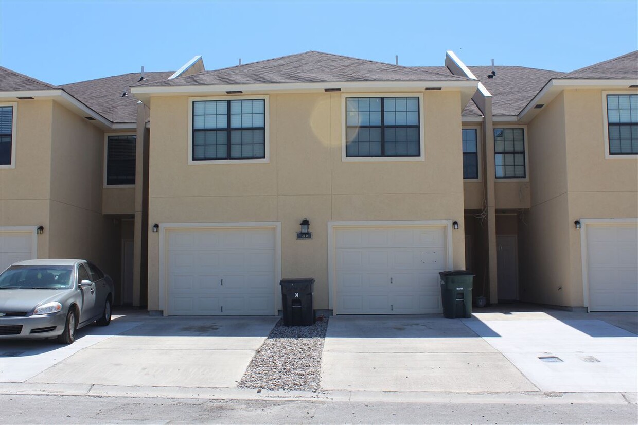 316 Ama Caro Dr Unit B, Del Rio, TX 78840 - Condo for Rent in Del Rio, TX |  Apartments.com